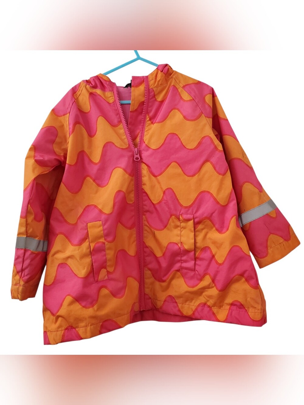 Marimekko Kids Hooded Raincoat — Pink & Orange Wave Pattern (104/4Y) FLAWED